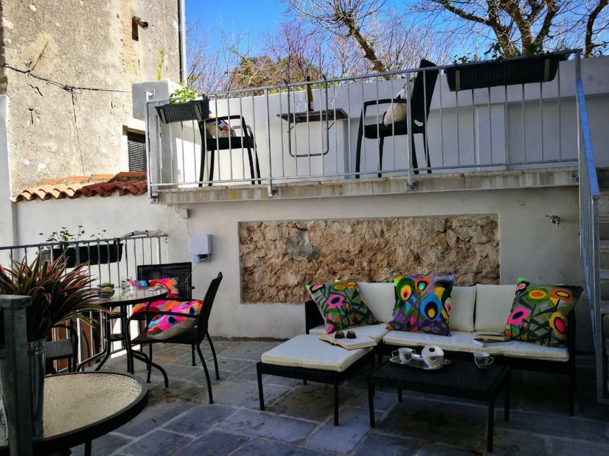 Cres Art Studio Lime Apartment Buitenkant foto