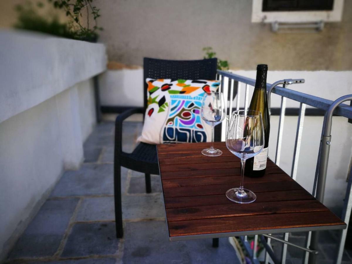 Cres Art Studio Lime Apartment Buitenkant foto