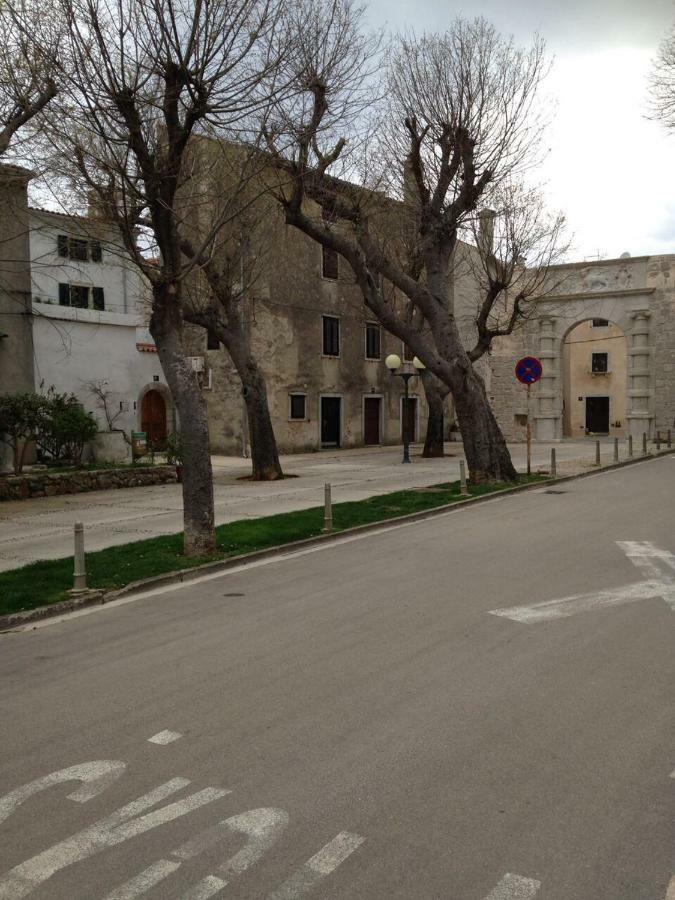 Cres Art Studio Lime Apartment Buitenkant foto