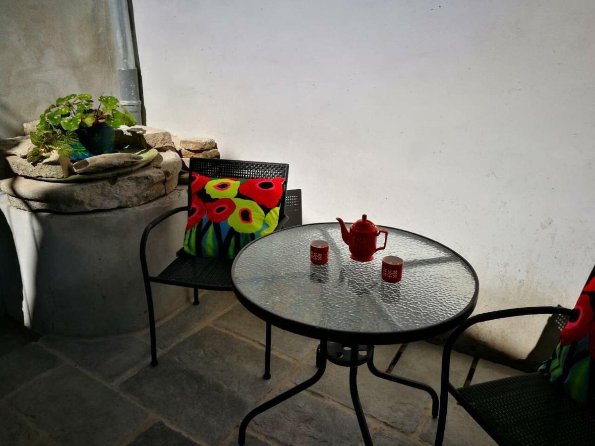 Cres Art Studio Lime Apartment Buitenkant foto